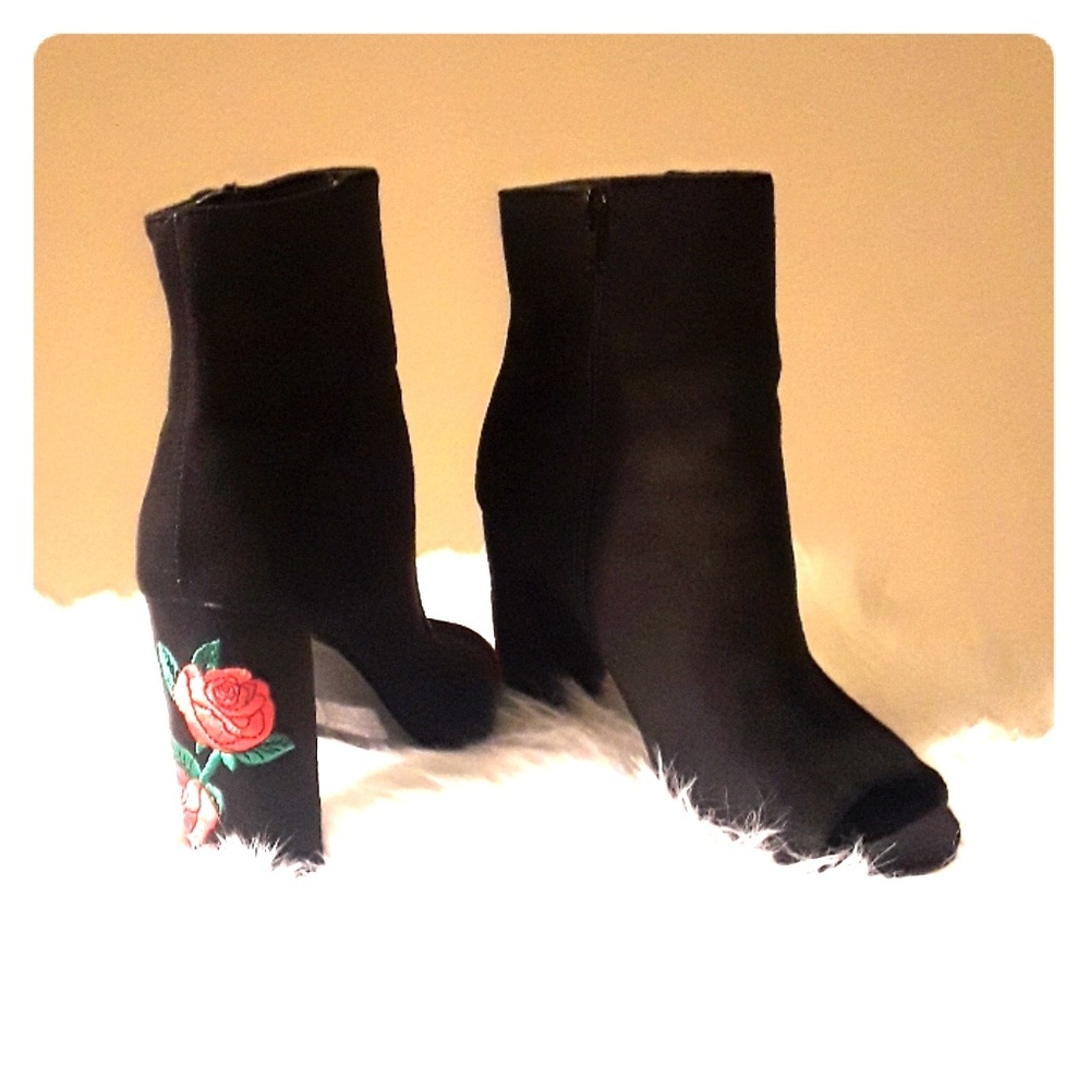 Open toe bootie